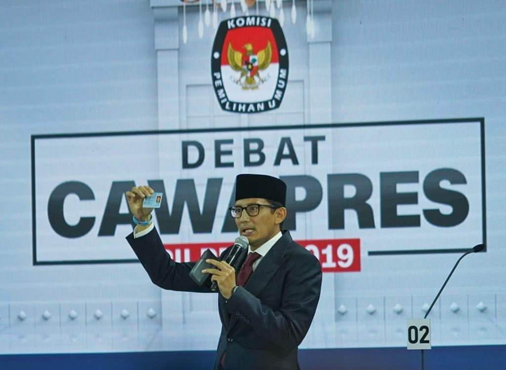 Ma'ruf Amin Pamer Tiga Kartu Sakti, Sandiaga Bungkam dengan Kartu Super Canggih